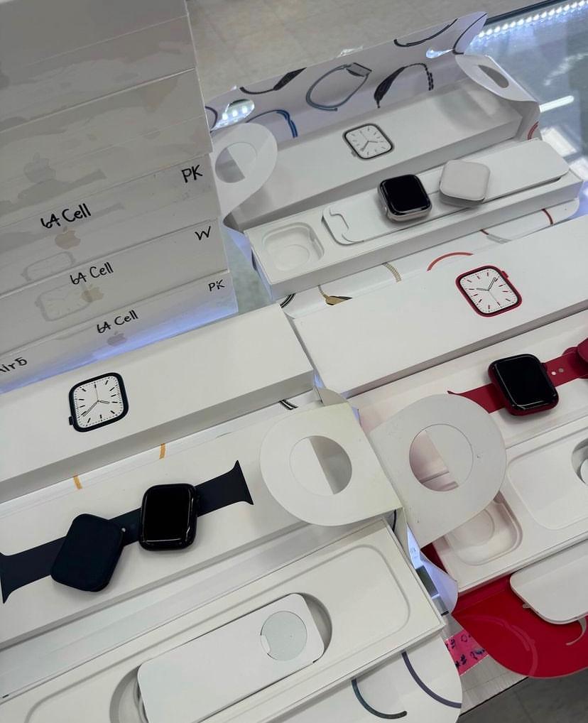 Apple Watch Series 8 – Advanced Smartwatch with Health, Fitness, and Connectivity Features